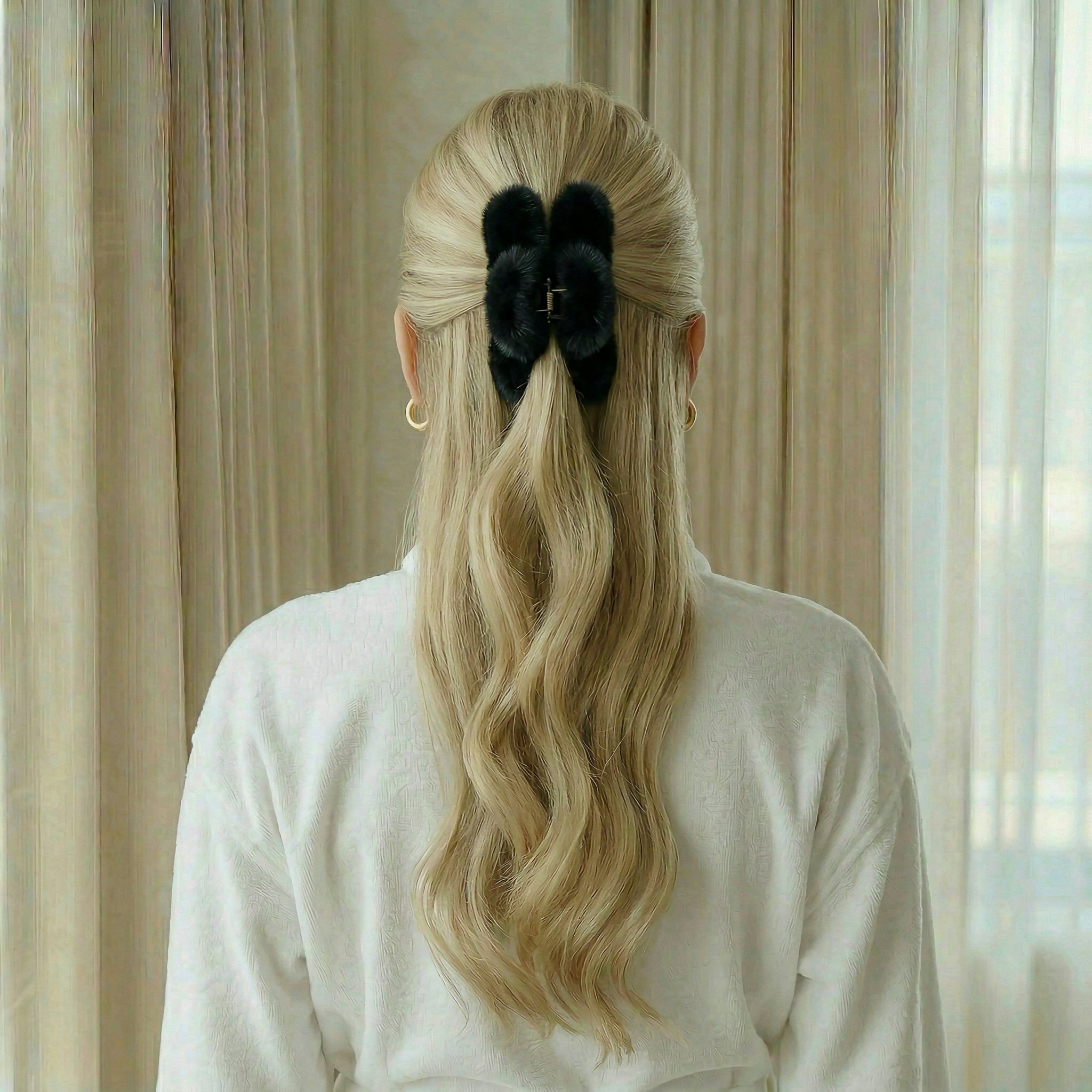 BIG FLOOFY CLIP IN ONYX